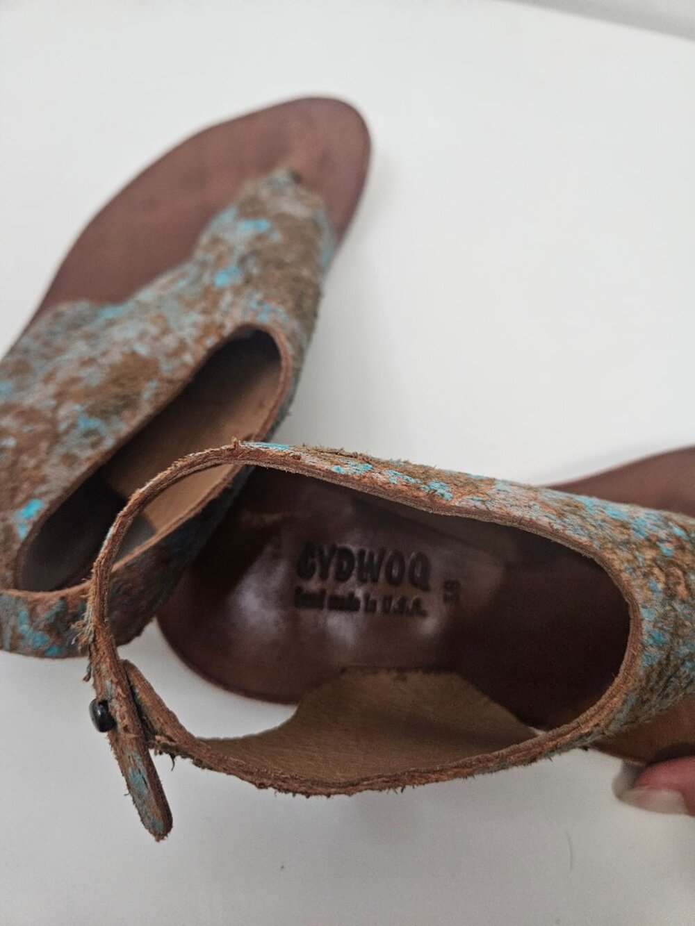 CYDWOQ Sandals Sz 38 Artsy Turquoise Brown Textured Leather Thong Scalloped Edge - Picture 5 of 8
